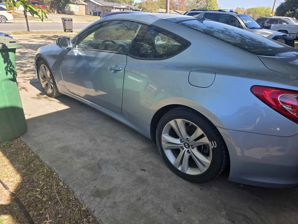 2012 Hyundai Genesis Coupe - Image 4 of 8