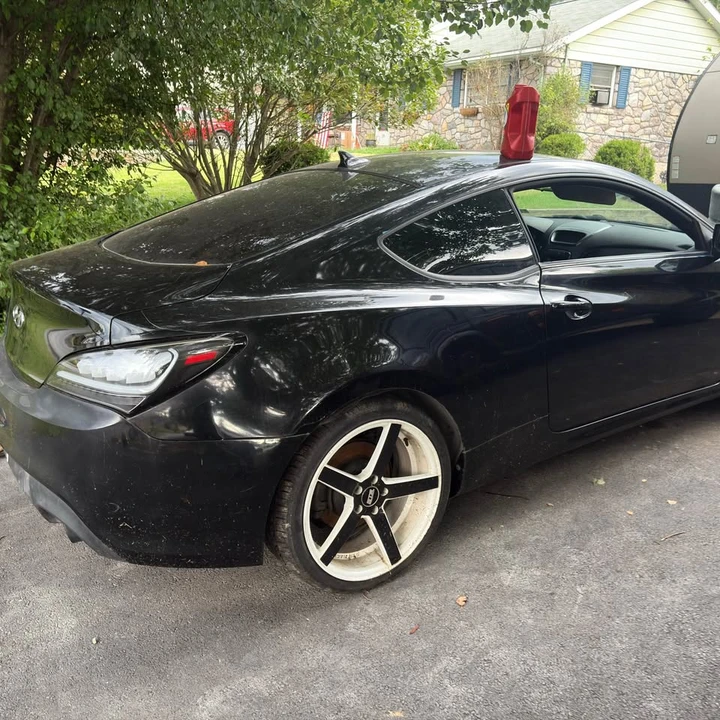 2012 Hyundai Genesis Coupe - Image 7 of 8