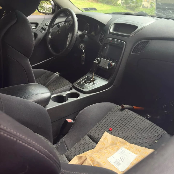 2012 Hyundai Genesis Coupe - Image 6 of 8