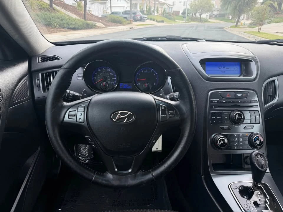 2012 Hyundai Genesis Coupe - Image 12 of 13