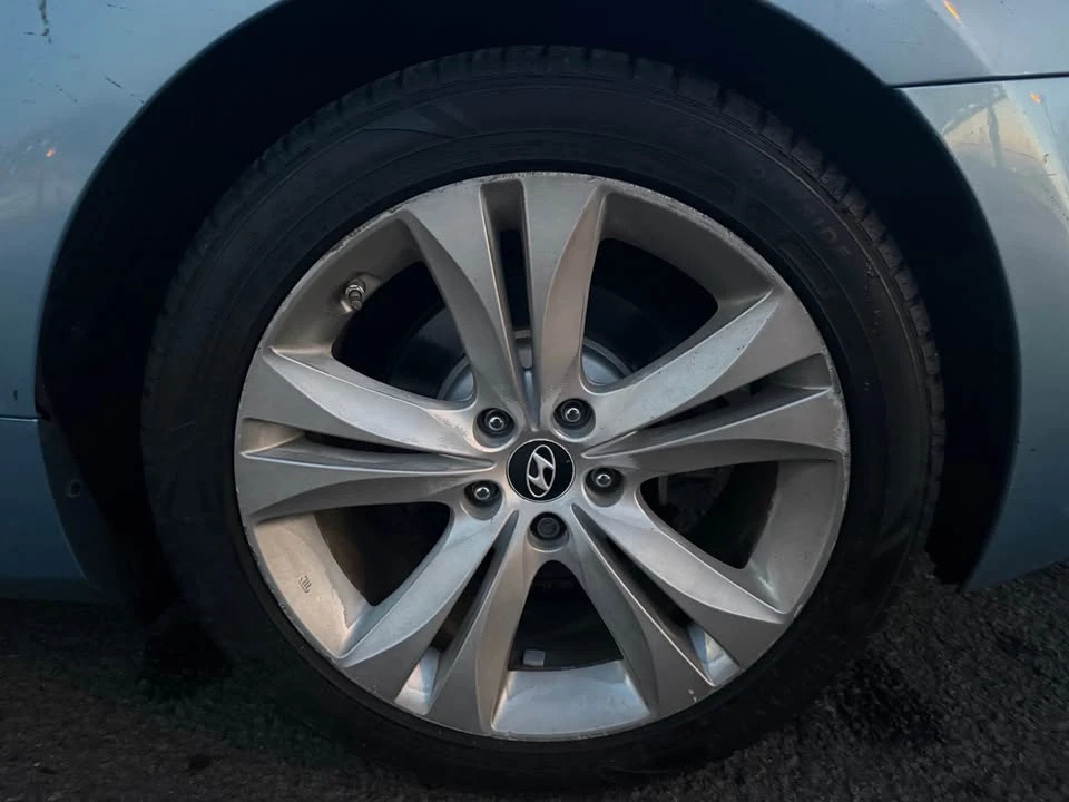 2012 Hyundai Genesis Coupe - Image 15 of 16