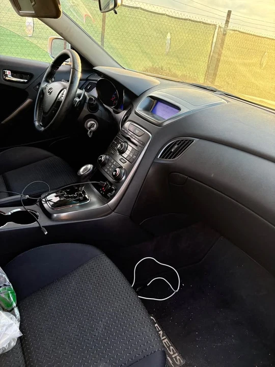 2012 Hyundai Genesis Coupe - Image 6 of 6