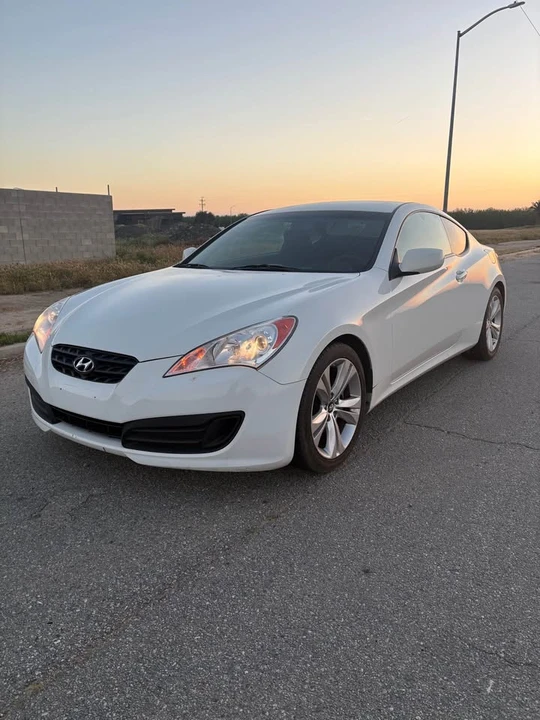 2012 Hyundai Genesis Coupe - Image 2 of 6