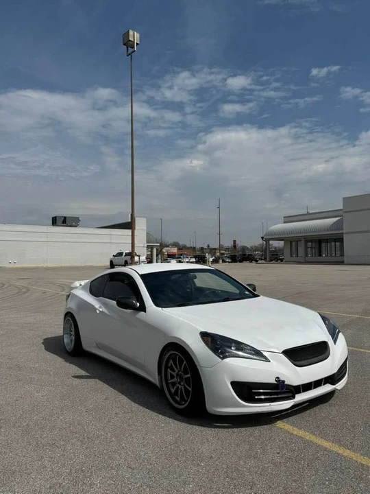 2012 Hyundai Genesis Coupe - Image 6 of 11