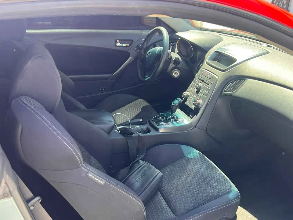 2012 Hyundai Genesis Coupe - Image 4 of 7