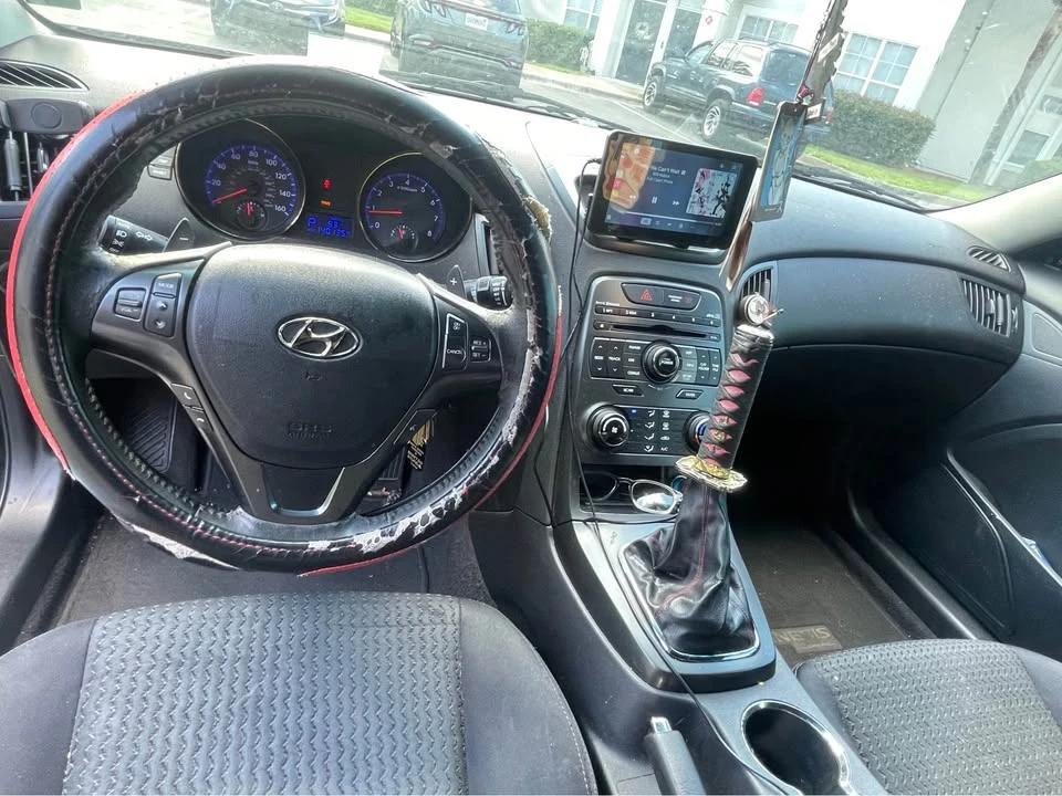 2012 Hyundai Genesis Coupe - Image 5 of 6