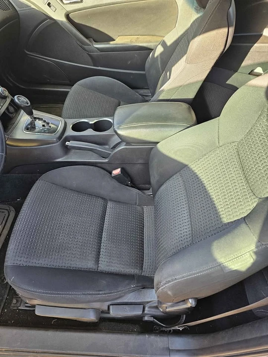2012 Hyundai Genesis Coupe - Image 7 of 12