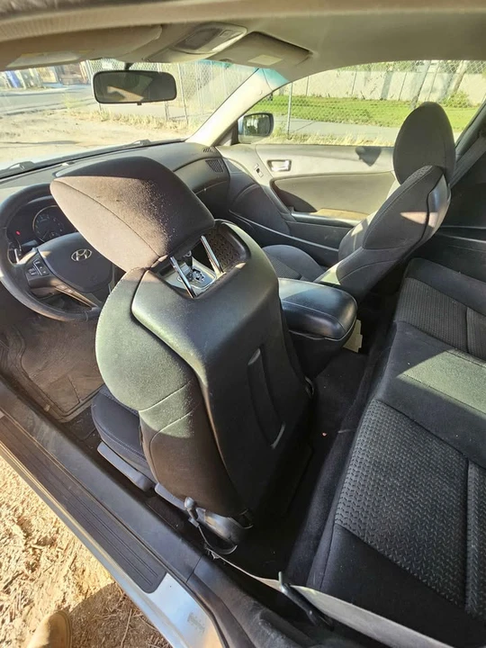 2012 Hyundai Genesis Coupe - Image 5 of 12