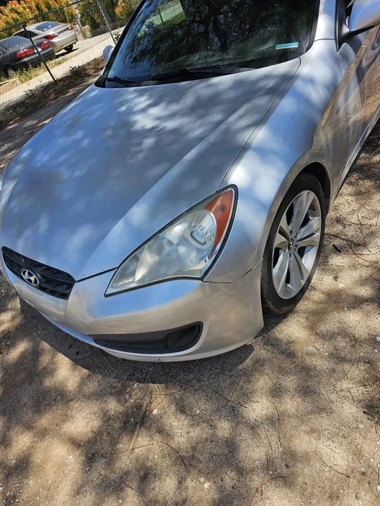 2012 Hyundai Genesis Coupe - Image 11 of 12