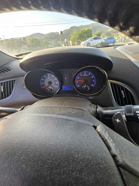 2012 Hyundai Genesis Coupe - Image 2 of 12