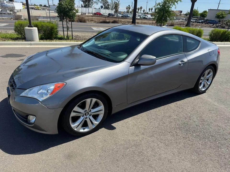 2012 Hyundai Genesis Coupe - Image 10 of 16