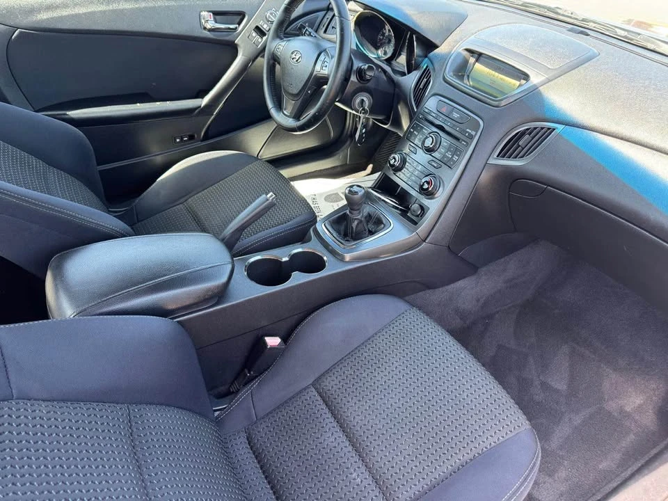 2012 Hyundai Genesis Coupe - Image 12 of 16