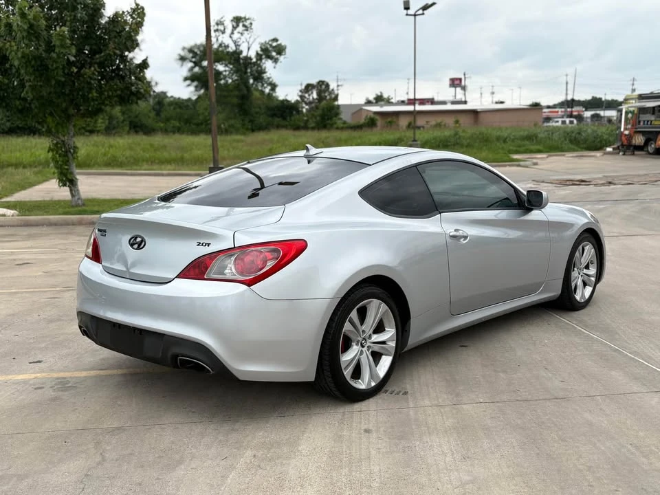 2012 Hyundai Genesis Coupe - Image 9 of 12