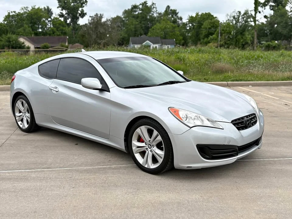 2012 Hyundai Genesis Coupe - Image 2 of 12