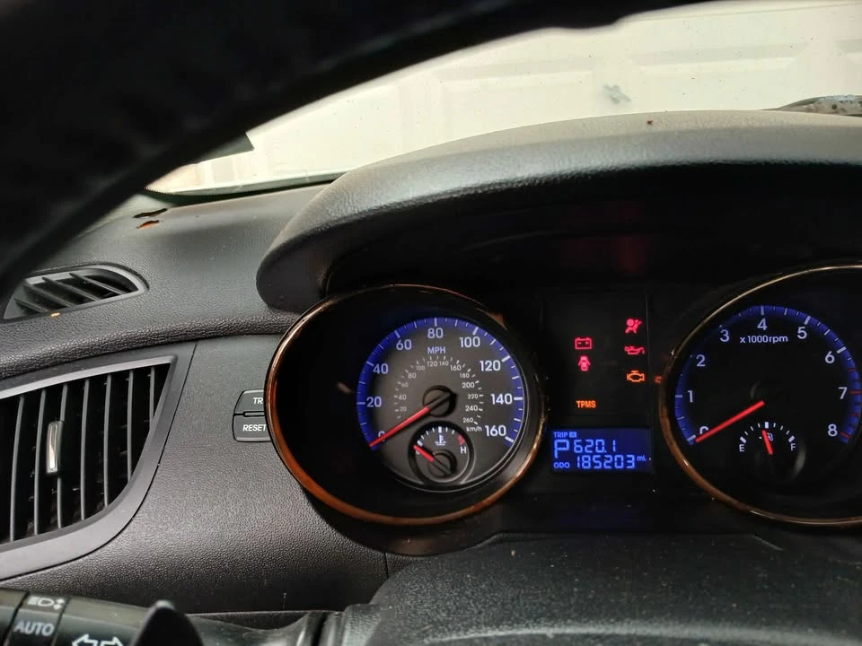2012 Hyundai Genesis Coupe - Image 2 of 8