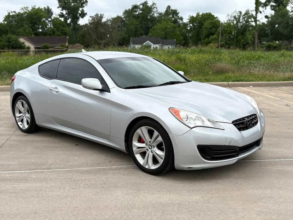 2012 Hyundai Genesis Coupe - Image 2 of 11