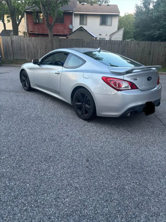 2012 Hyundai Genesis Coupe - Image 4 of 10