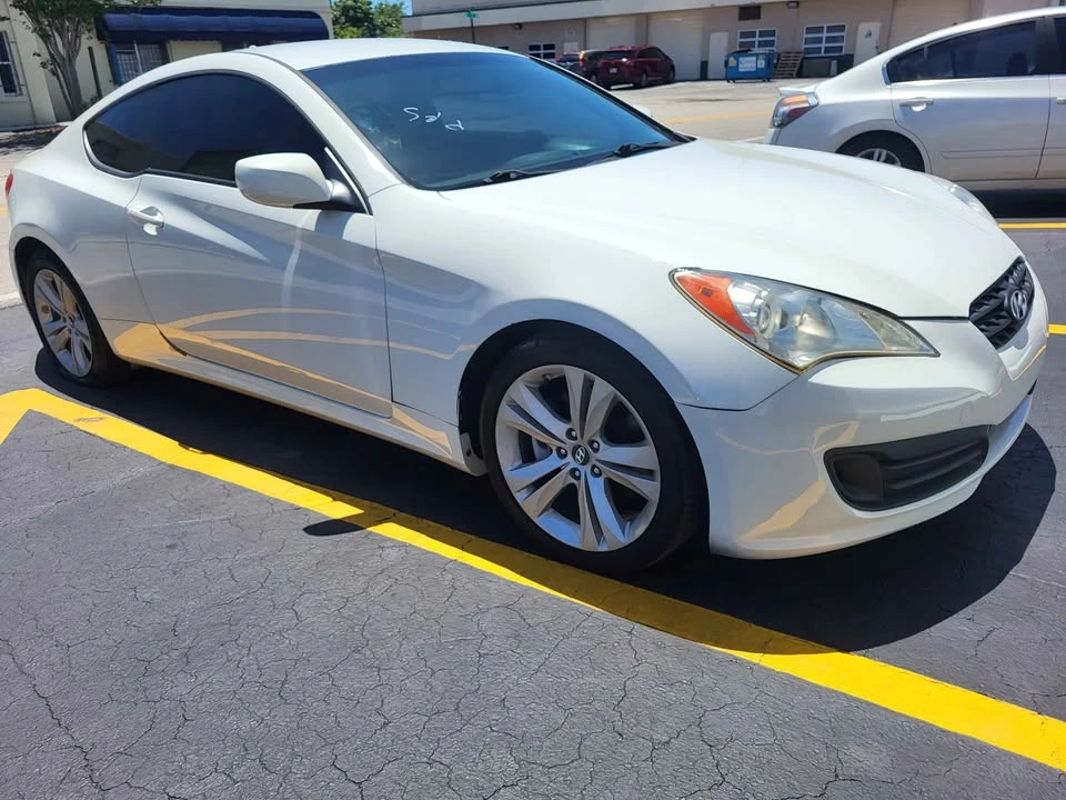 2012 Hyundai Genesis Coupe - Image 7 of 10