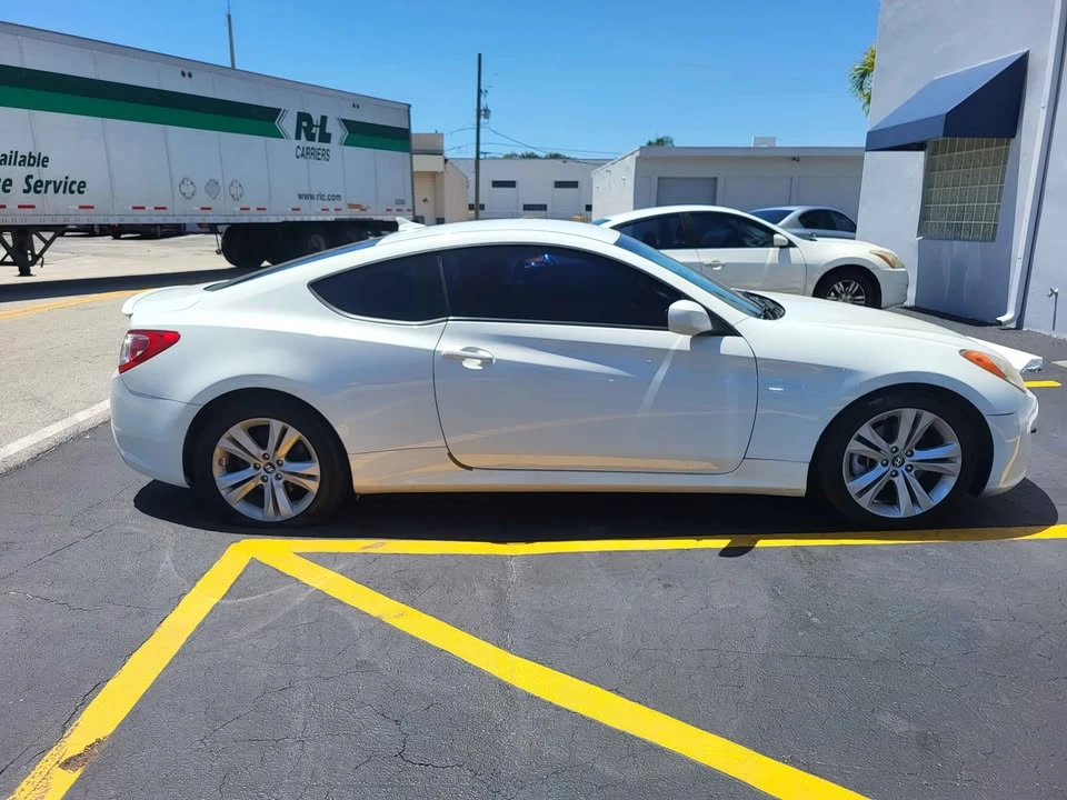 2012 Hyundai Genesis Coupe - Image 6 of 10
