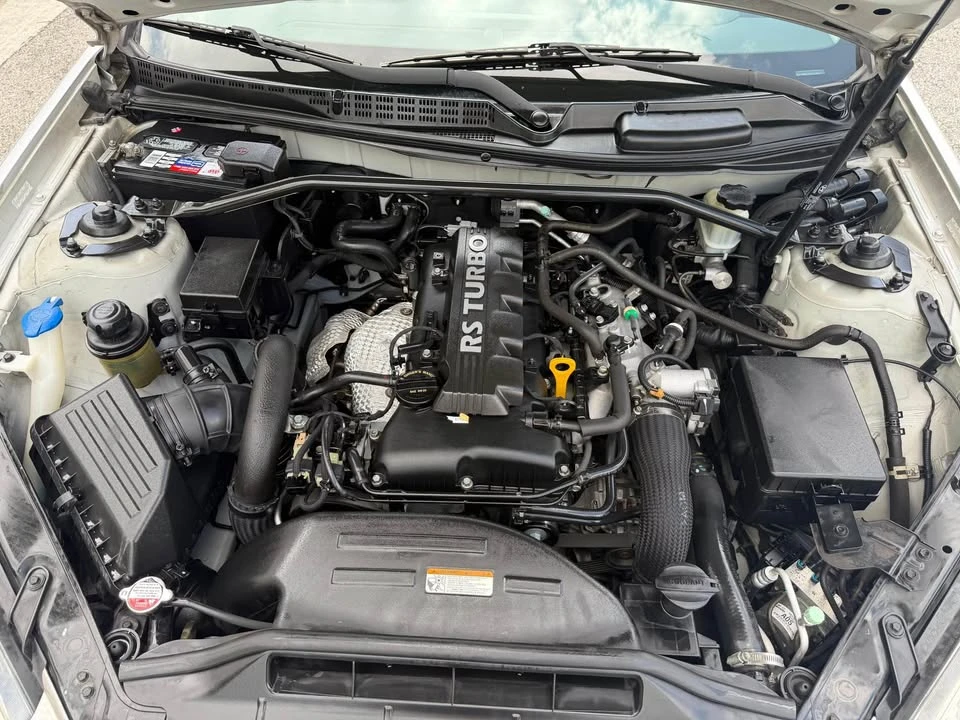 2012 Hyundai Genesis Coupe - Image 12 of 15