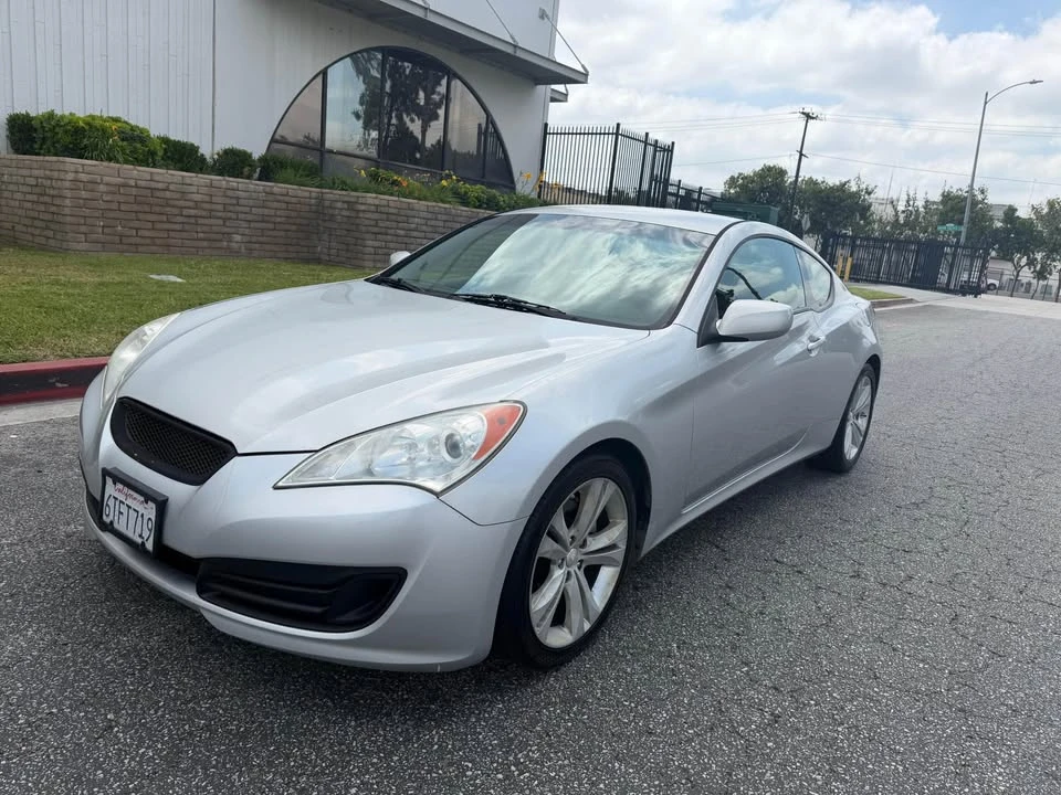 2012 Hyundai Genesis Coupe - Image 2 of 13