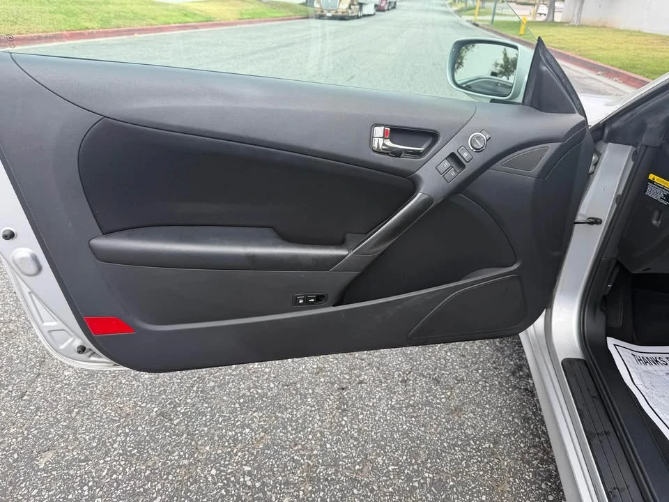 2012 Hyundai Genesis Coupe - Image 11 of 13