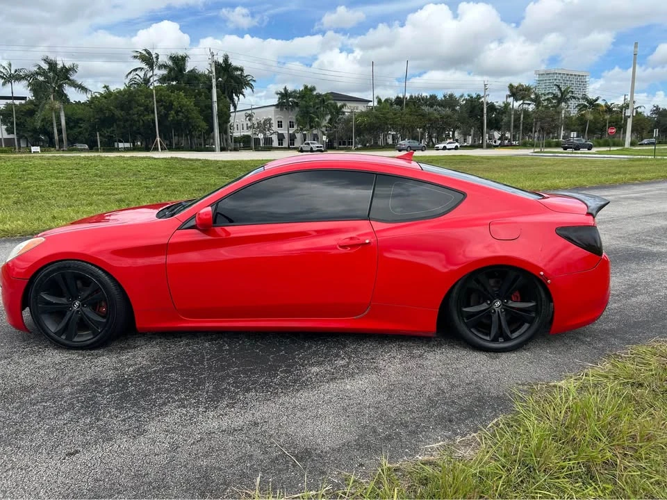 2012 Hyundai Genesis Coupe - Image 11 of 15