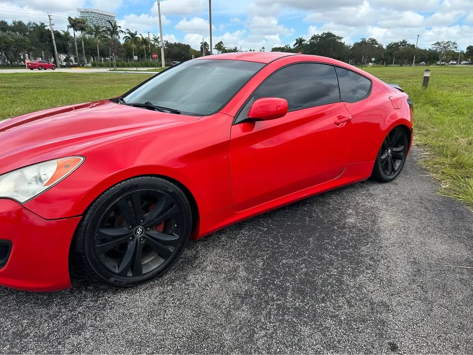 2012 Hyundai Genesis Coupe - Image 10 of 15