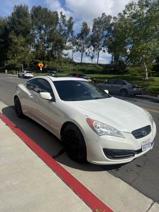 2012 Hyundai Genesis Coupe - Image 11 of 15