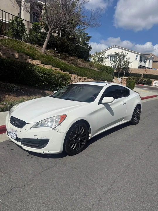 2012 Hyundai Genesis Coupe - Image 14 of 15