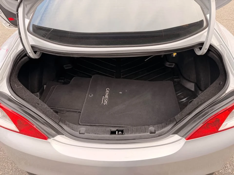 2012 Hyundai Genesis Coupe - Image 17 of 18