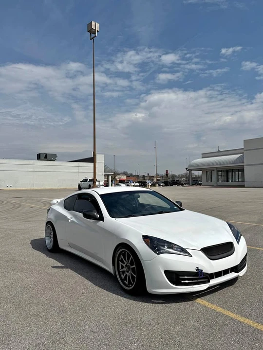 2012 Hyundai Genesis Coupe - Image 2 of 13