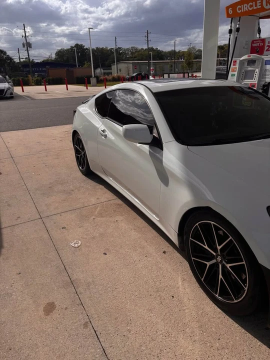 2012 Hyundai Genesis Coupe - Image 15 of 15