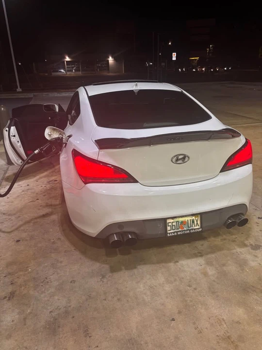 2012 Hyundai Genesis Coupe - Image 2 of 15