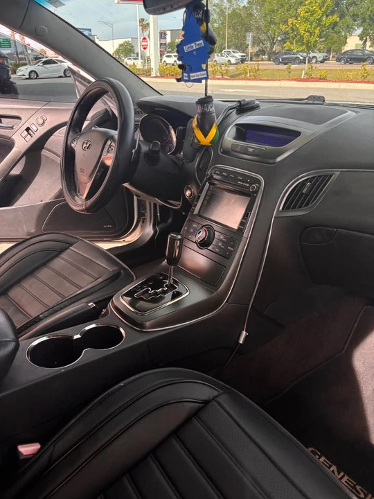 2012 Hyundai Genesis Coupe - Image 8 of 15