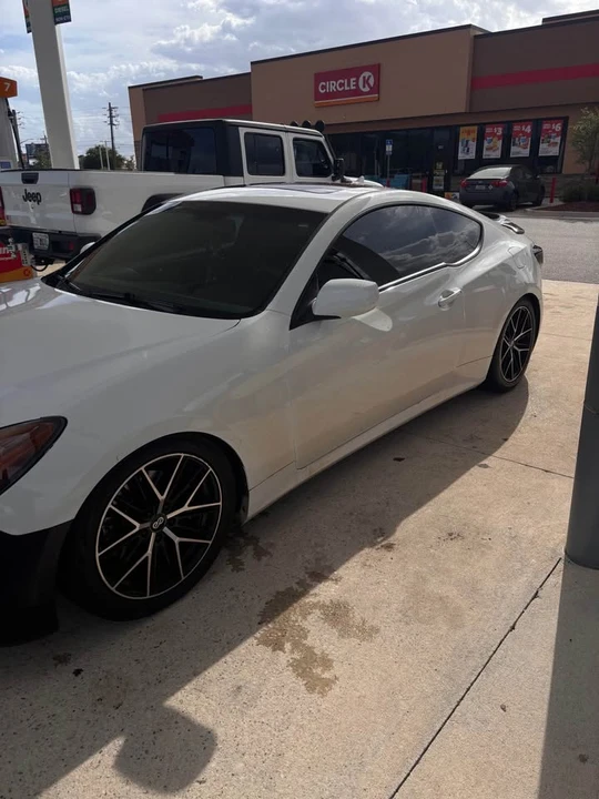 2012 Hyundai Genesis Coupe - Image 11 of 15