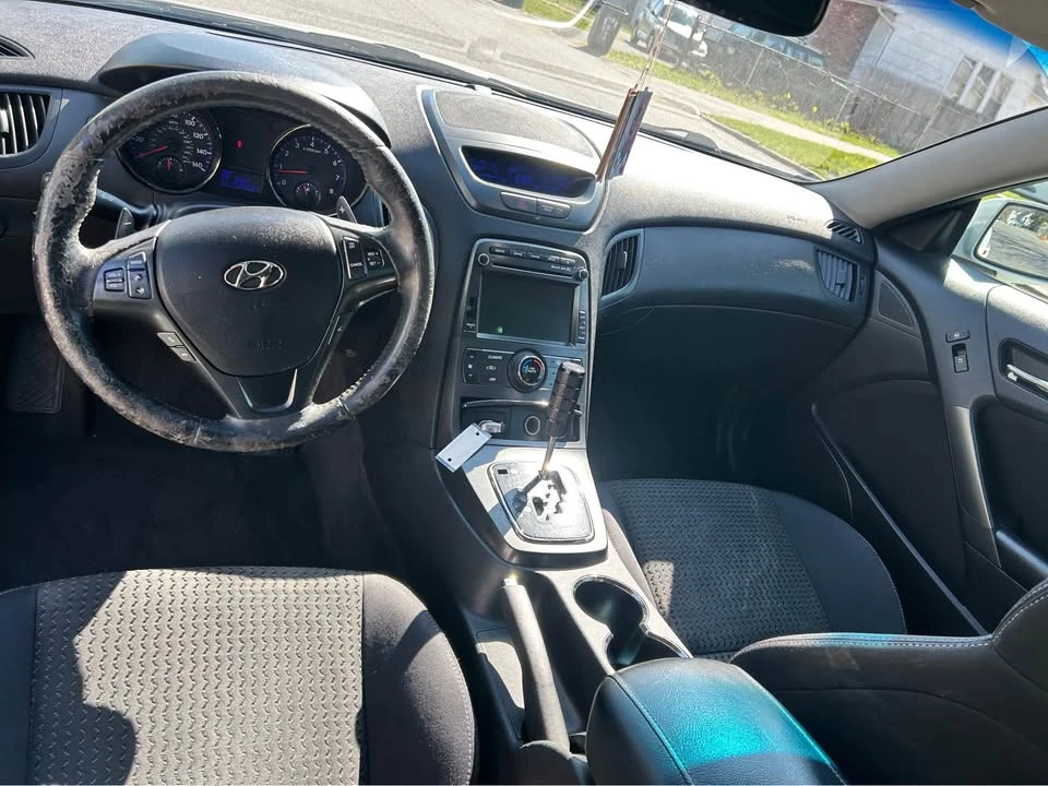 2012 Hyundai Genesis Coupe - Image 7 of 8