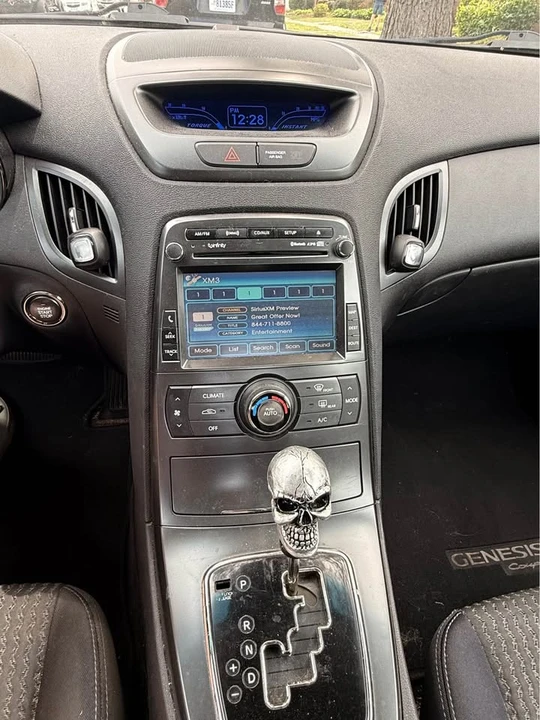 2012 Hyundai Genesis Coupe - Image 10 of 12
