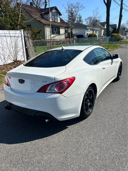 2012 Hyundai Genesis Coupe - Image 4 of 8