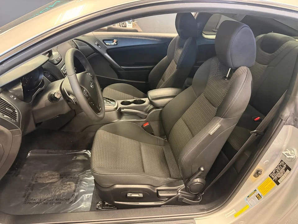 2012 Hyundai Genesis Coupe - Image 13 of 18