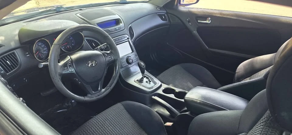2012 Hyundai Genesis Coupe - Image 8 of 14