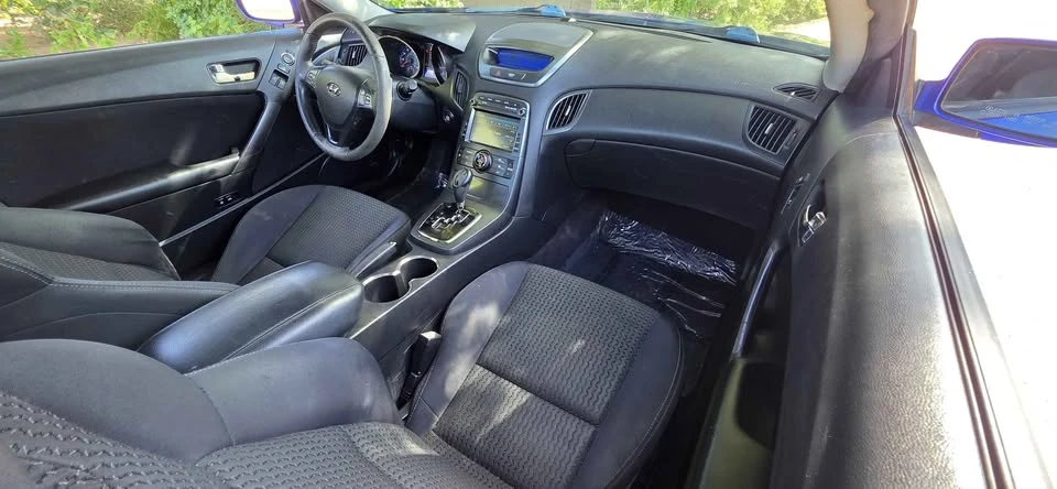 2012 Hyundai Genesis Coupe - Image 11 of 14