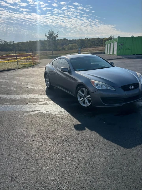 2012 Hyundai Genesis Coupe - Image 5 of 7