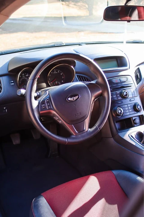 2012 Hyundai Genesis Coupe - Image 10 of 16