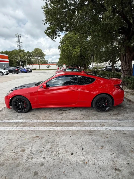 2012 Hyundai Genesis Coupe - Image 2 of 11