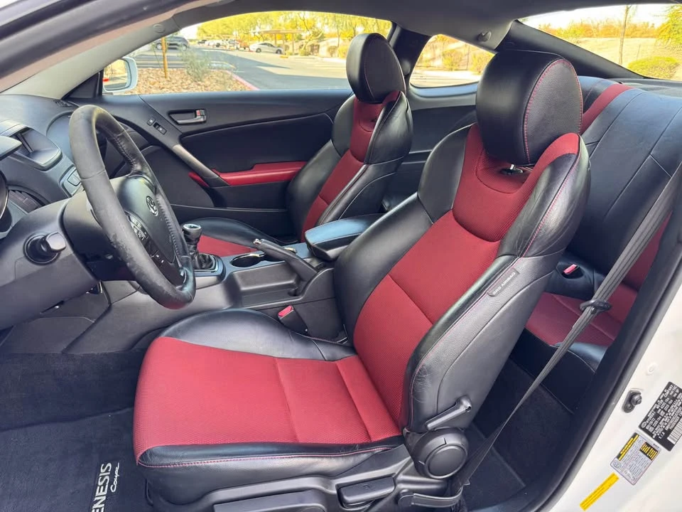 2012 Hyundai Genesis Coupe - Image 16 of 19