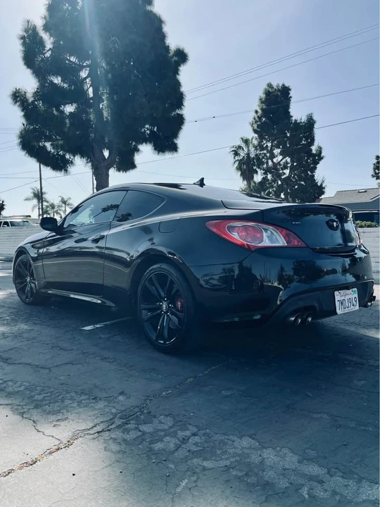 2012 Hyundai Genesis Coupe - Image 8 of 12