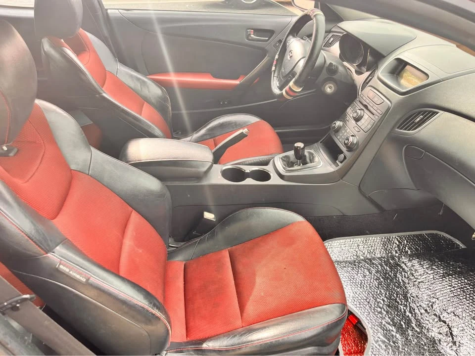 2012 Hyundai Genesis Coupe - Image 12 of 17
