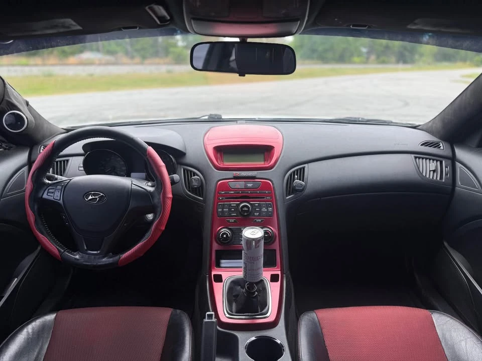 2012 Hyundai Genesis Coupe - Image 7 of 9