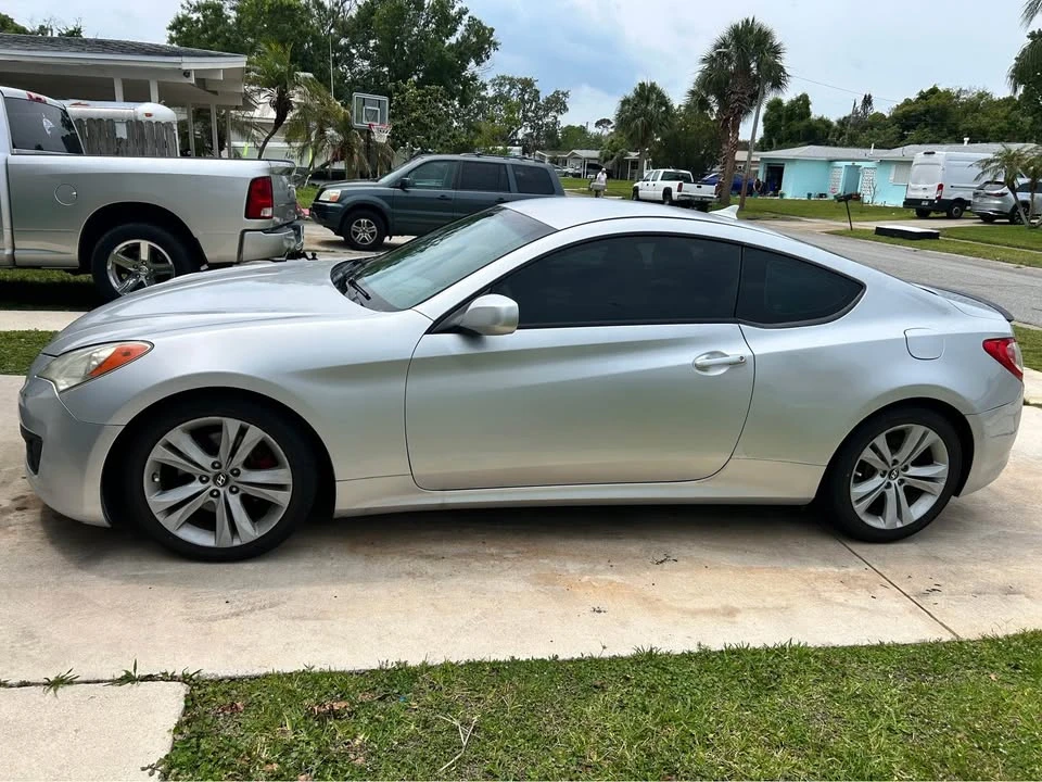 2012 Hyundai Genesis Coupe - Image 18 of 19